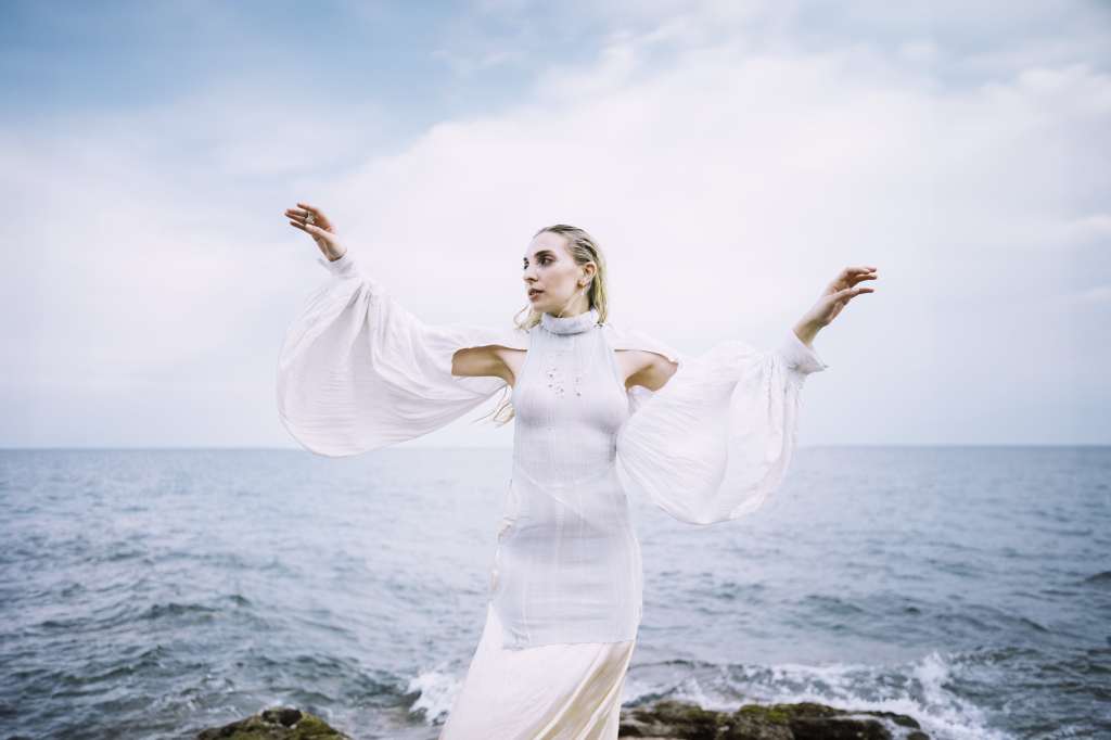 “Parthenos”: Il viaggio intimo di AMNESIA, un ponte tra il suo cuore e&nbsp;l’Olimpo